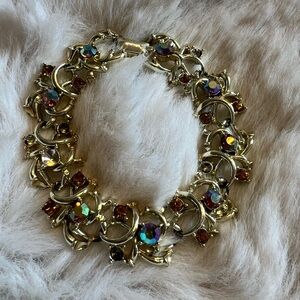 Elegant Gold Bracelet with Iridescent Accents
